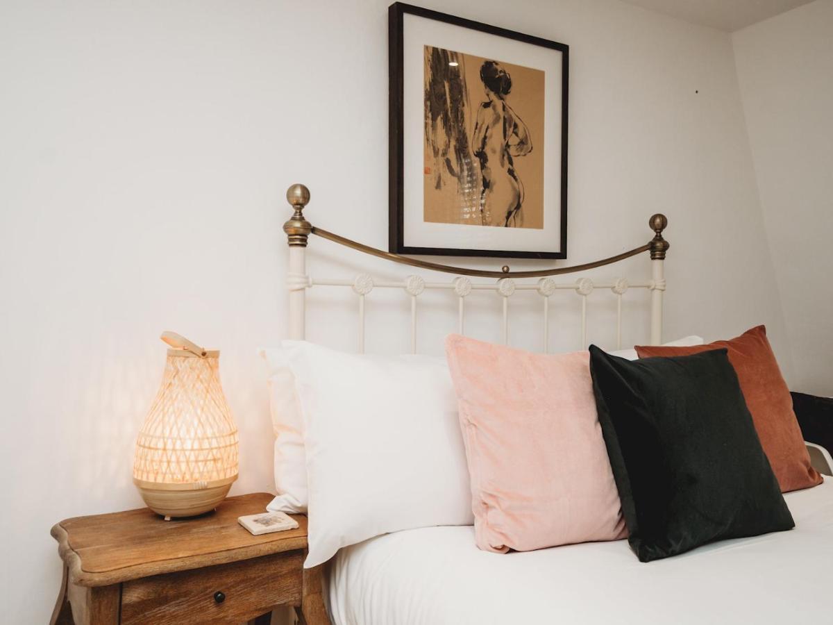 Pass The Keys Stylish 2 Bed Eco Flat In The Heart Of Bath Apartment Exterior photo