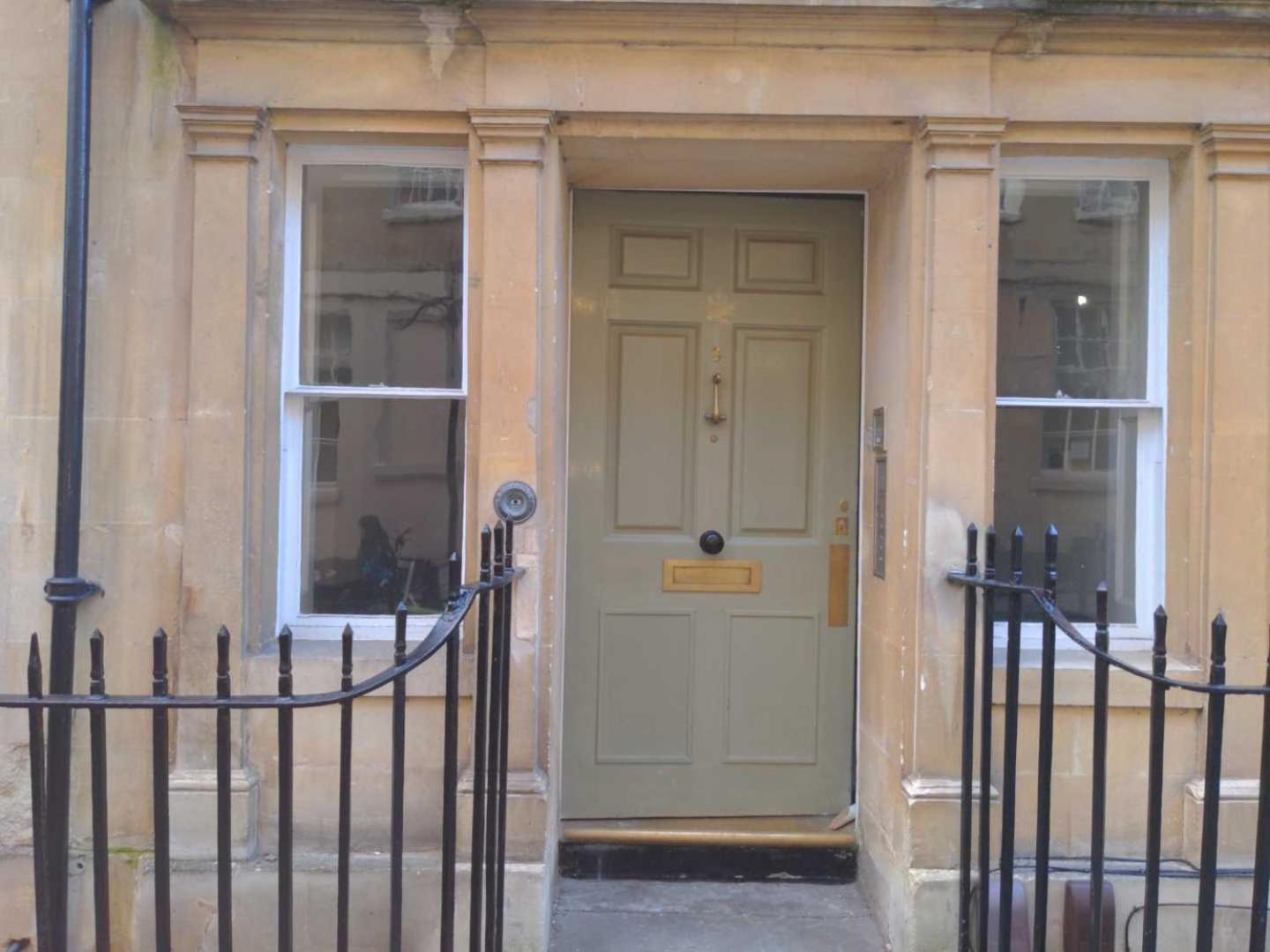 Pass The Keys Stylish 2 Bed Eco Flat In The Heart Of Bath Apartment Exterior photo